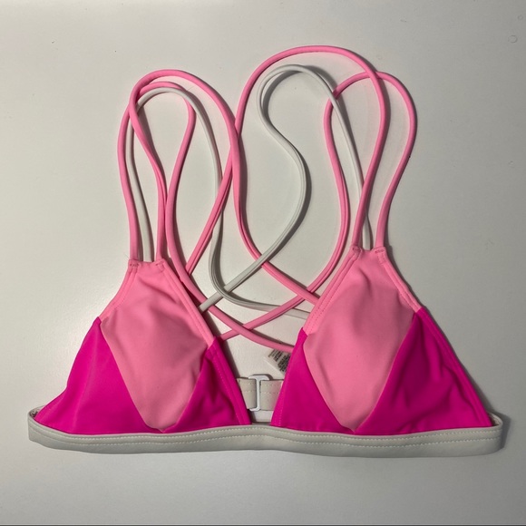 PINK Bikini! - Picture 4 of 6